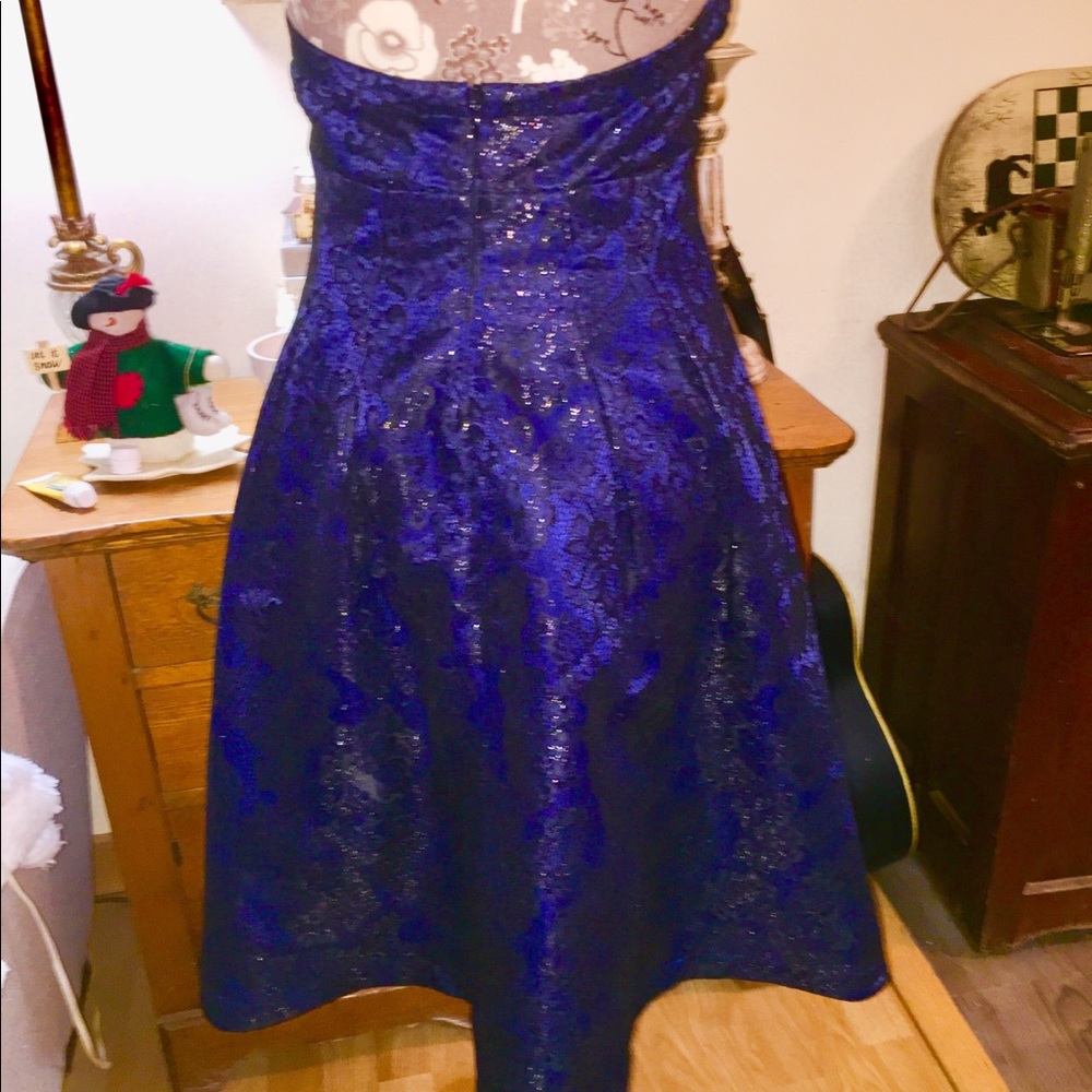 Dress - Picture 3 of 7